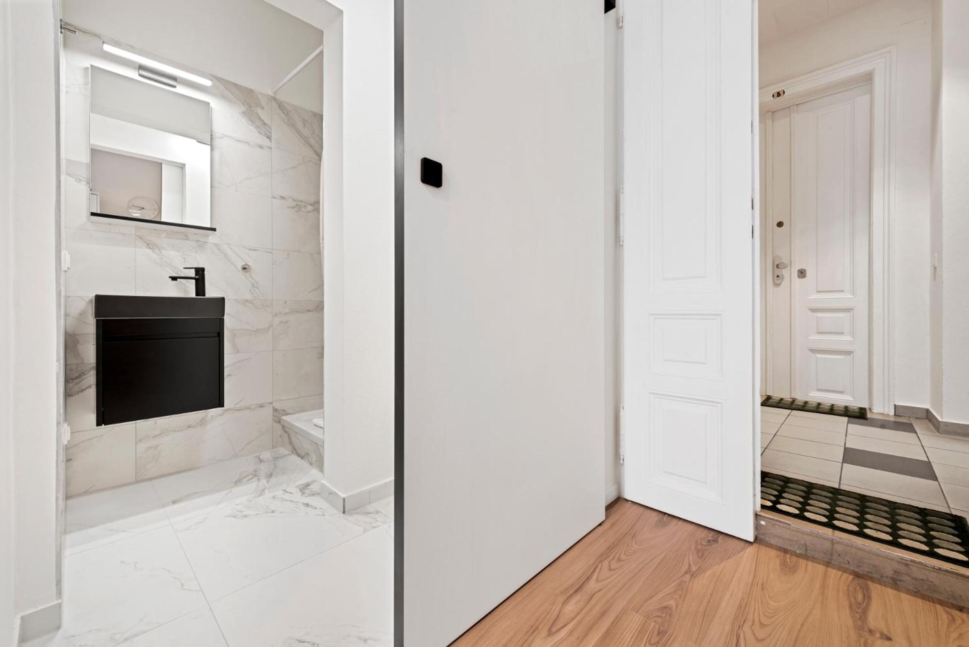 Cozy City Apartment - 15 Min To City-Centre - Contactless 24H Check-In ウィーン エクステリア 写真